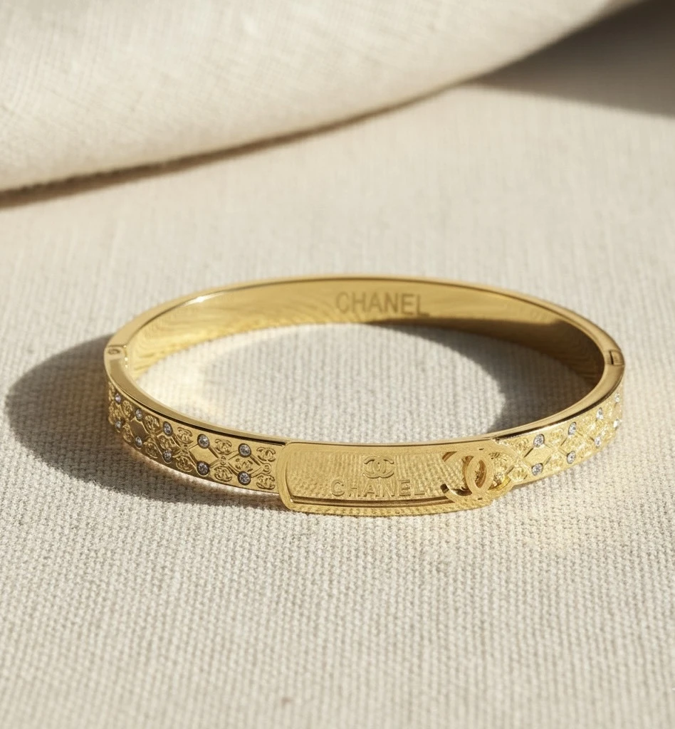 The Heritage Emblem Bangle